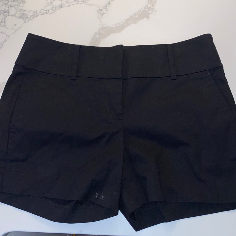 Ann Taylor Signature Shorts Black Dress Casual size 2